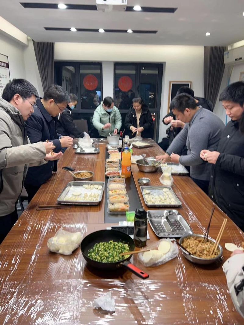 通達軟件公司組織開展“情暖冬至，餃香飄逸”冬至包餃子活動
